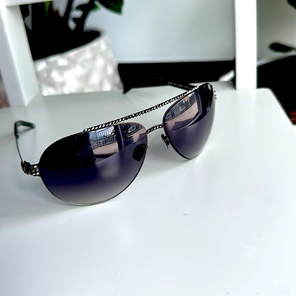 Jimmy crystal sunglasses with case